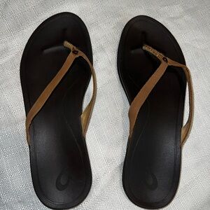 OluKai Women's Leather Brown Flip Flops